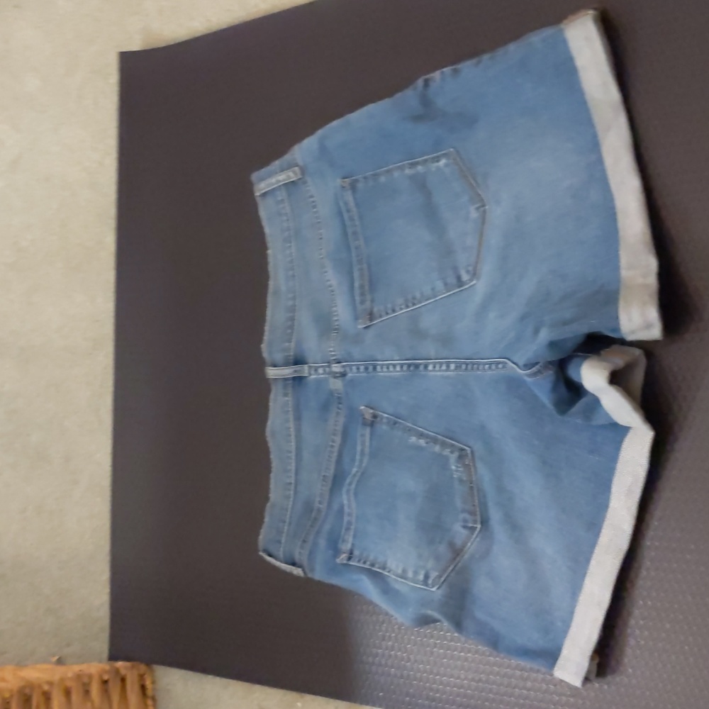 High Rise Midi Shorts - Picture 4 of 6